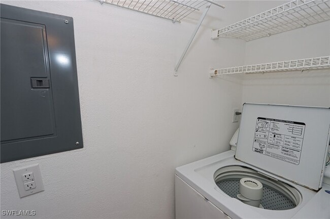 Building Photo - 13 High Point Cir N