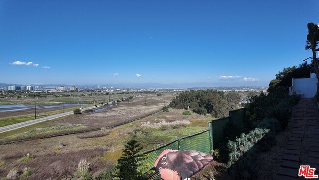 Building Photo - 8120 Billowvista Dr