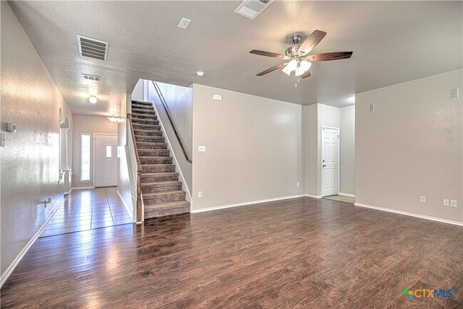 Building Photo - 1011 Sugar Brook Dr