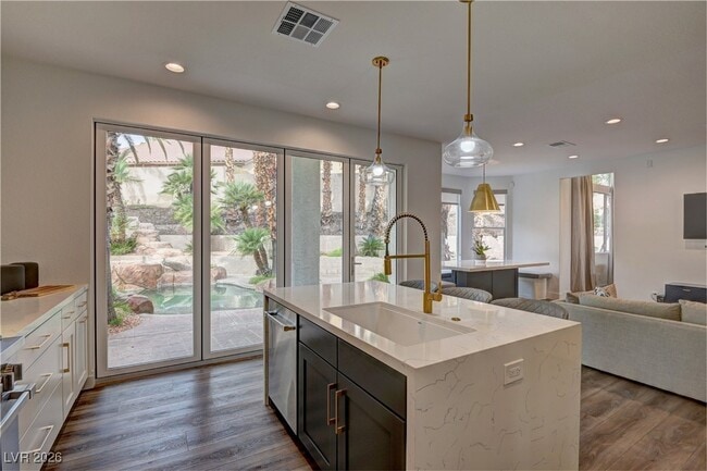 Building Photo - 9817 Park Brook Ave