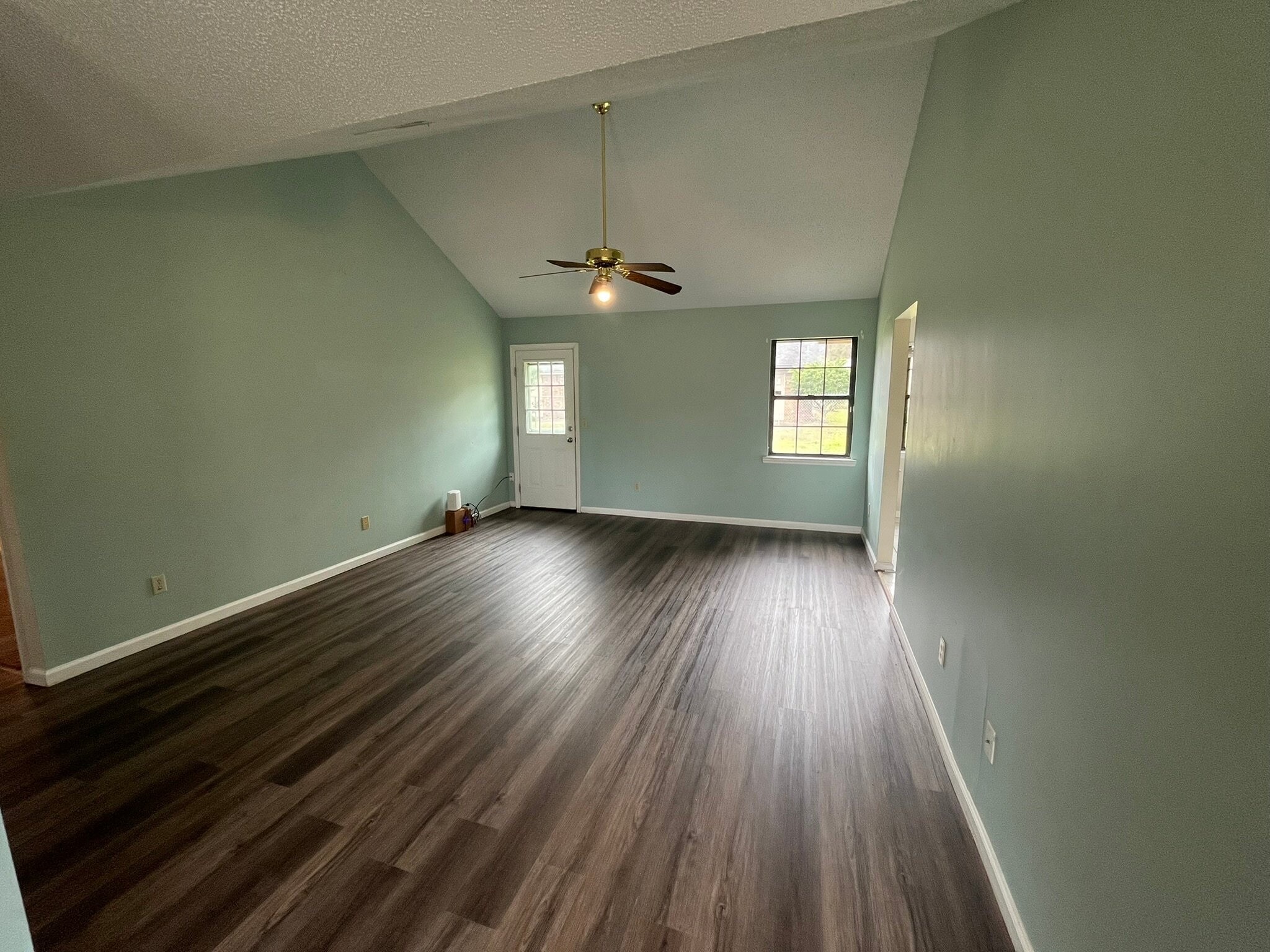 Building Photo - 907 Primrose Ln