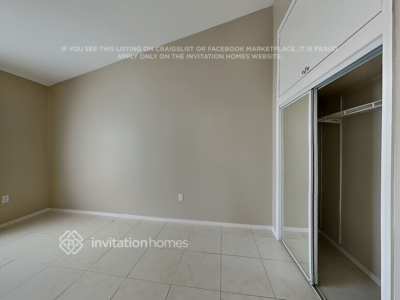 Building Photo - 2202 Curtis Dr N