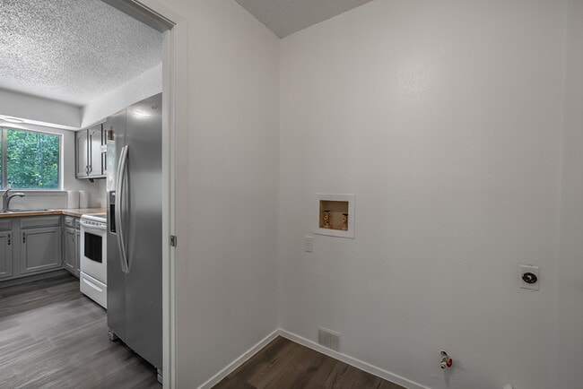 Building Photo - 4209 Harcourt Dr