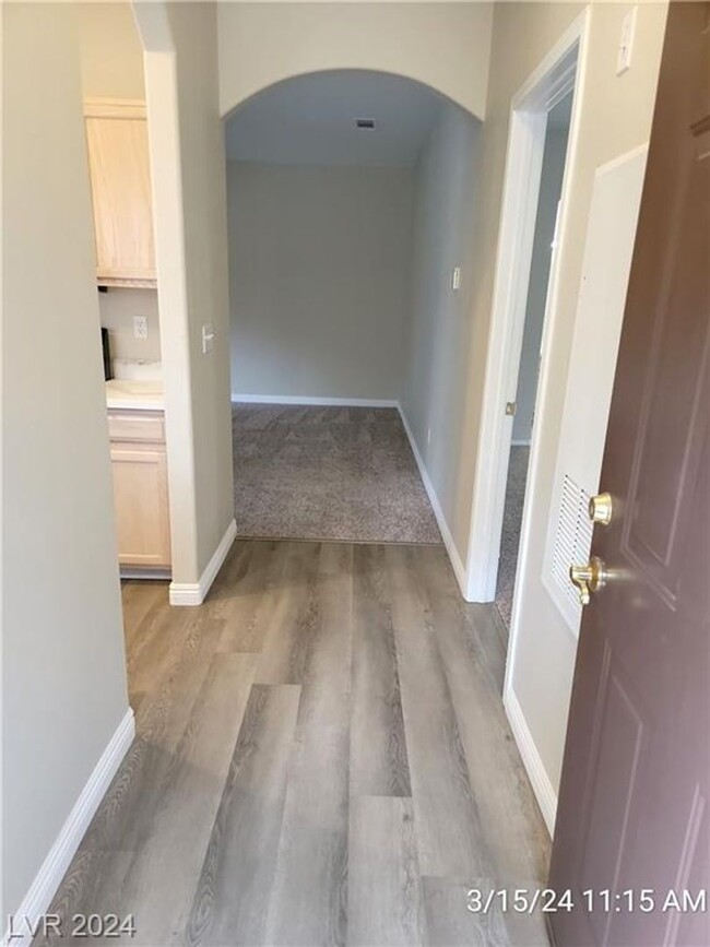 Building Photo - 2ND FLOOR 1 BED, 1 BATH UNIT ON THE SOUTH ...