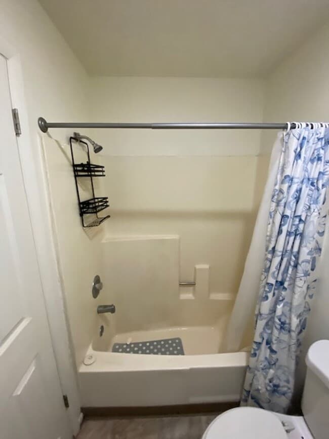 Building Photo - 2 Bedroom, 1 Bathroom Twin Home