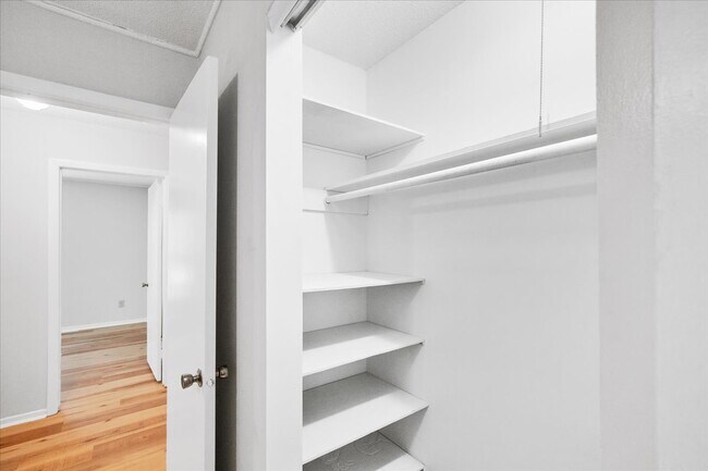 Building Photo - 1607 Burnley Dr