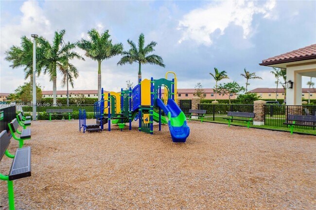 Building Photo - 144 NE 37th Terrace