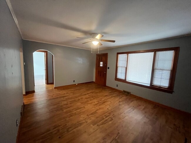 Building Photo - Updated 3 Bedroom Home across from MSU