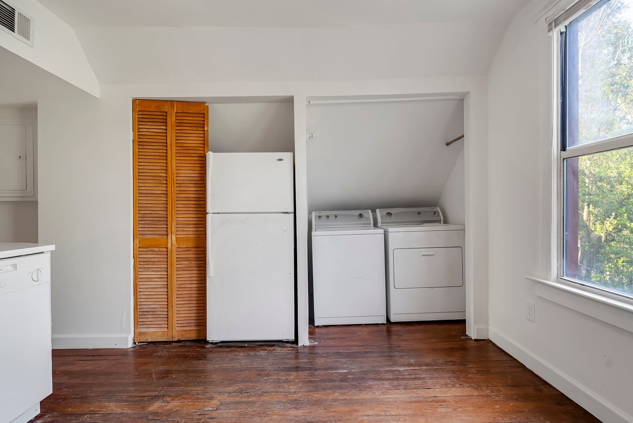 Building Photo - 740 Oakland Ave SE