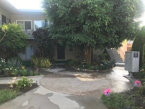 Primary Photo - 6620 Whitsett Ave