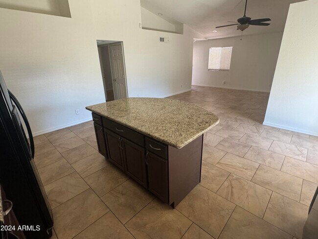 Building Photo - 491 E San Pedro Ave