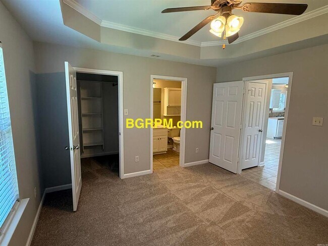 Building Photo - 3 BD, 2 BA, home in Jacksonville