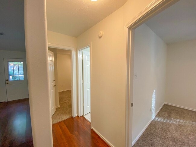 Building Photo - 54 N Queenscliff Cir