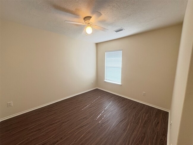 Building Photo - 9614 Ashwood Valley Dr