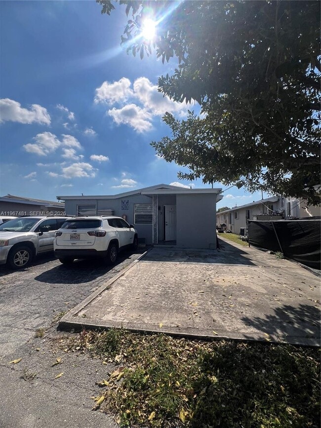 Building Photo - 1711 Thomas St