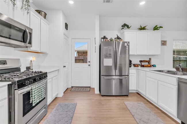 Building Photo - 6308 Astoria Pk Ln