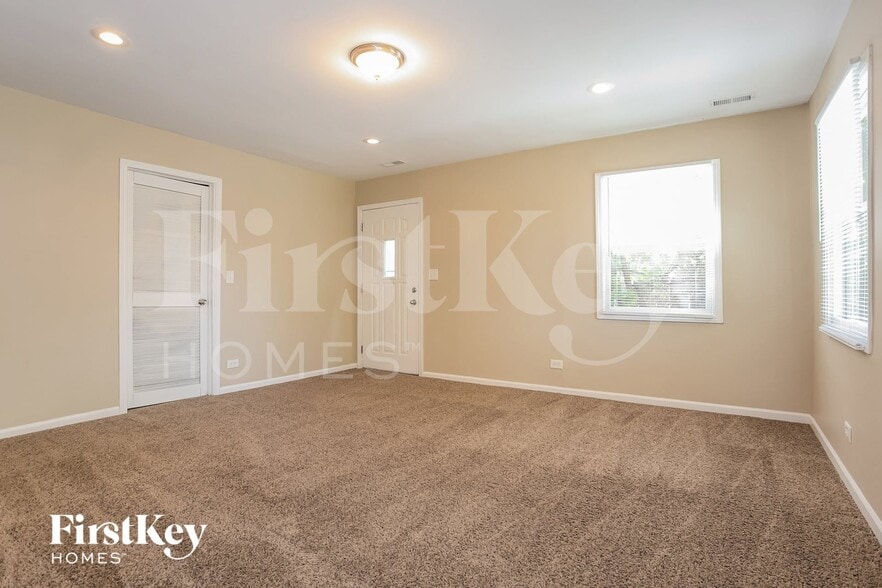 Building Photo - 5224 Lemon Ln