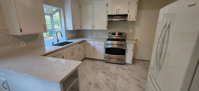 Building Photo - 4088 Laguna Way