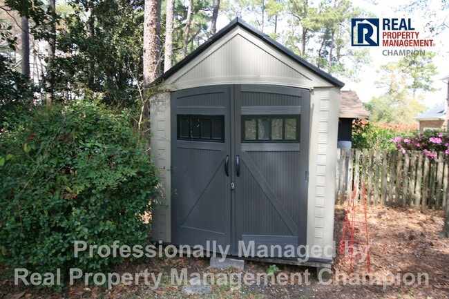 Building Photo - Spacious 5BR/3BA Home on Quiet Cul-de-Sac | Hardwoods, Fireplace & Park-Like Yard