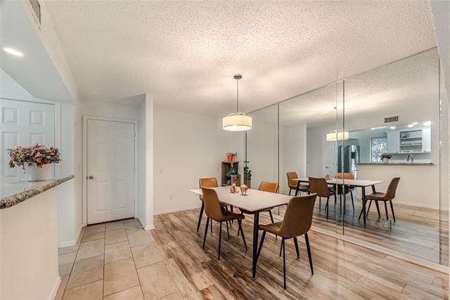 Building Photo - 1902 Shorewood Dr