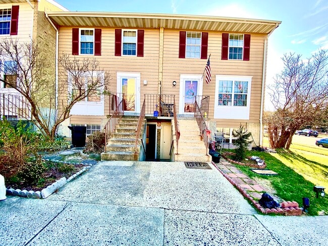 Front Entrance - 9495 Linden Leaf Ct