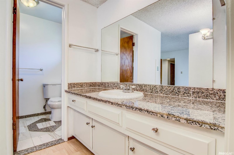 Building Photo - 5039 Cypress Ave