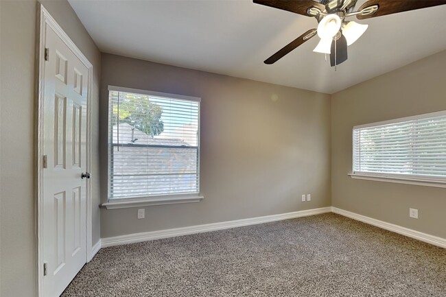 Building Photo - 20607 Golden Hawthorn Ct