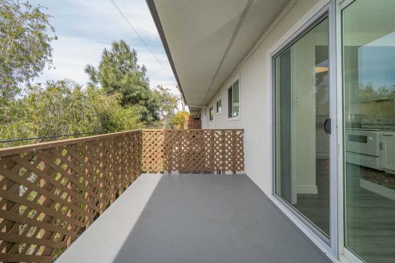 Building Photo - 1150 Meadow Lake Dr