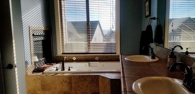 Building Photo - Camas Schools! Stunning Custom Home!  3 Be...