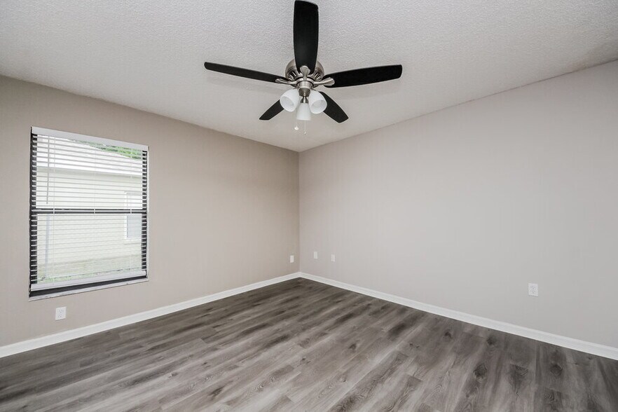 Building Photo - 242 Cheshire Ct