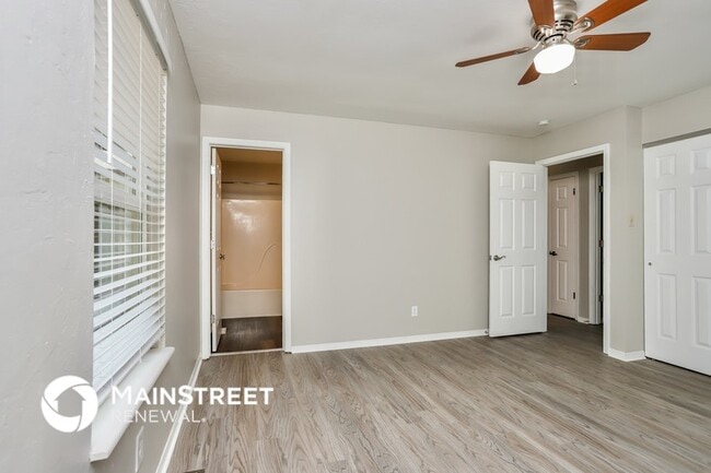 Building Photo - 1862 Cottonwood Dr