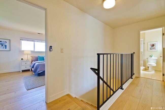 Building Photo - 542 Brewster Ave