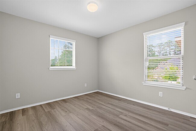 Building Photo - 16817 Pink Wintergreen Dr