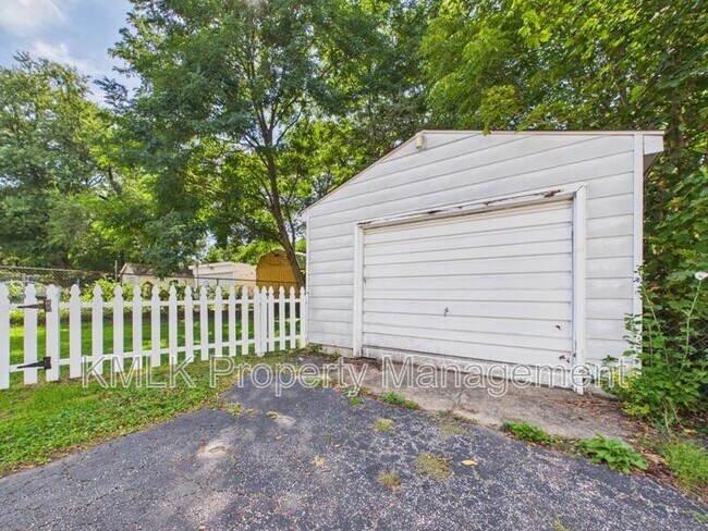 Building Photo - 1274 Collinwood Ave