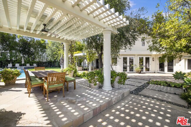 Building Photo - 4001 Clarinda Dr