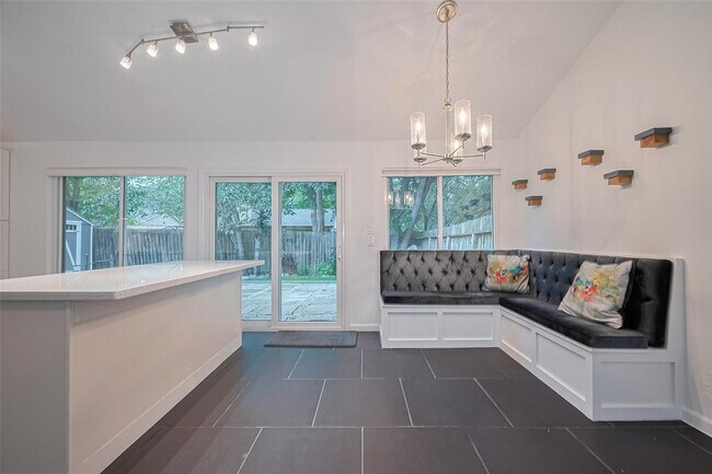 Building Photo - 3407 Hillstone Dr