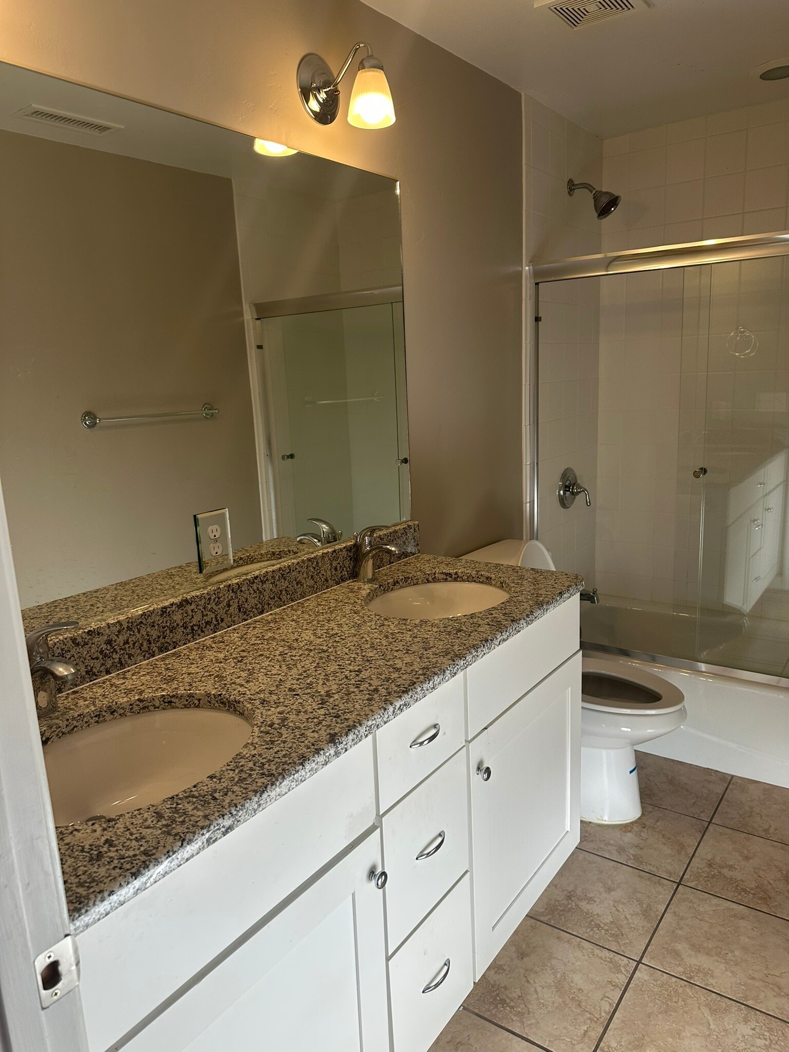 Building Photo - 108 Conejo Pl