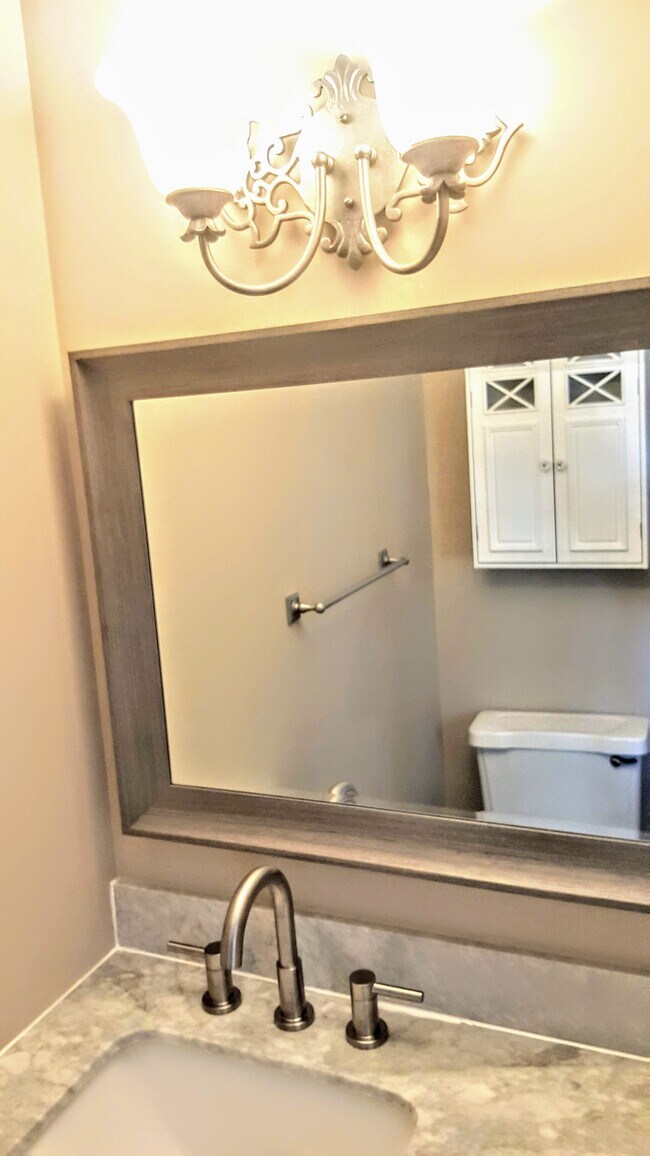 Building Photo - 1862 Beechwood Ave NE