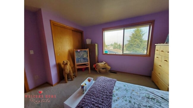 Building Photo - HUGE 5-BEDROOM home with separate BONUS ROOM for rent!!  Large fenced yard!!!