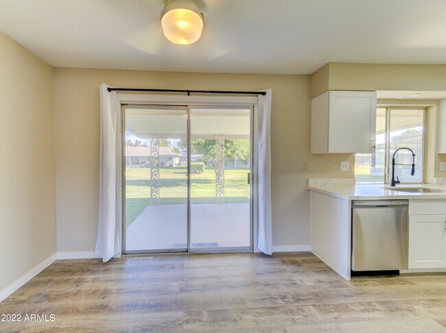 Building Photo - 10007 W Shasta Dr