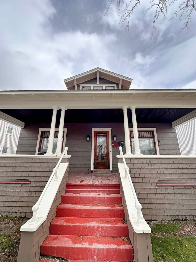 Building Photo - 44 Drew St