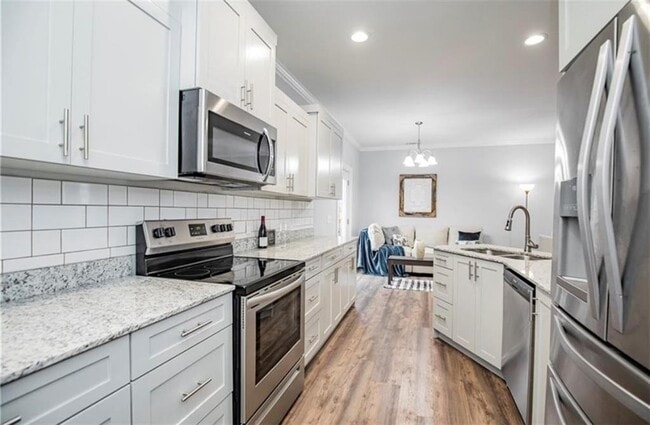 Building Photo - 43 Allendale Dr