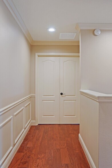 Building Photo - 124 Spring Glen Dr