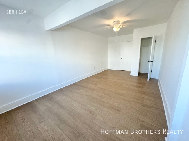 Building Photo - 5319 S Hoover St