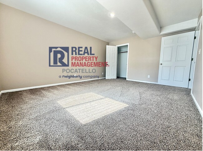 Building Photo - 13355 N Dekay Rd