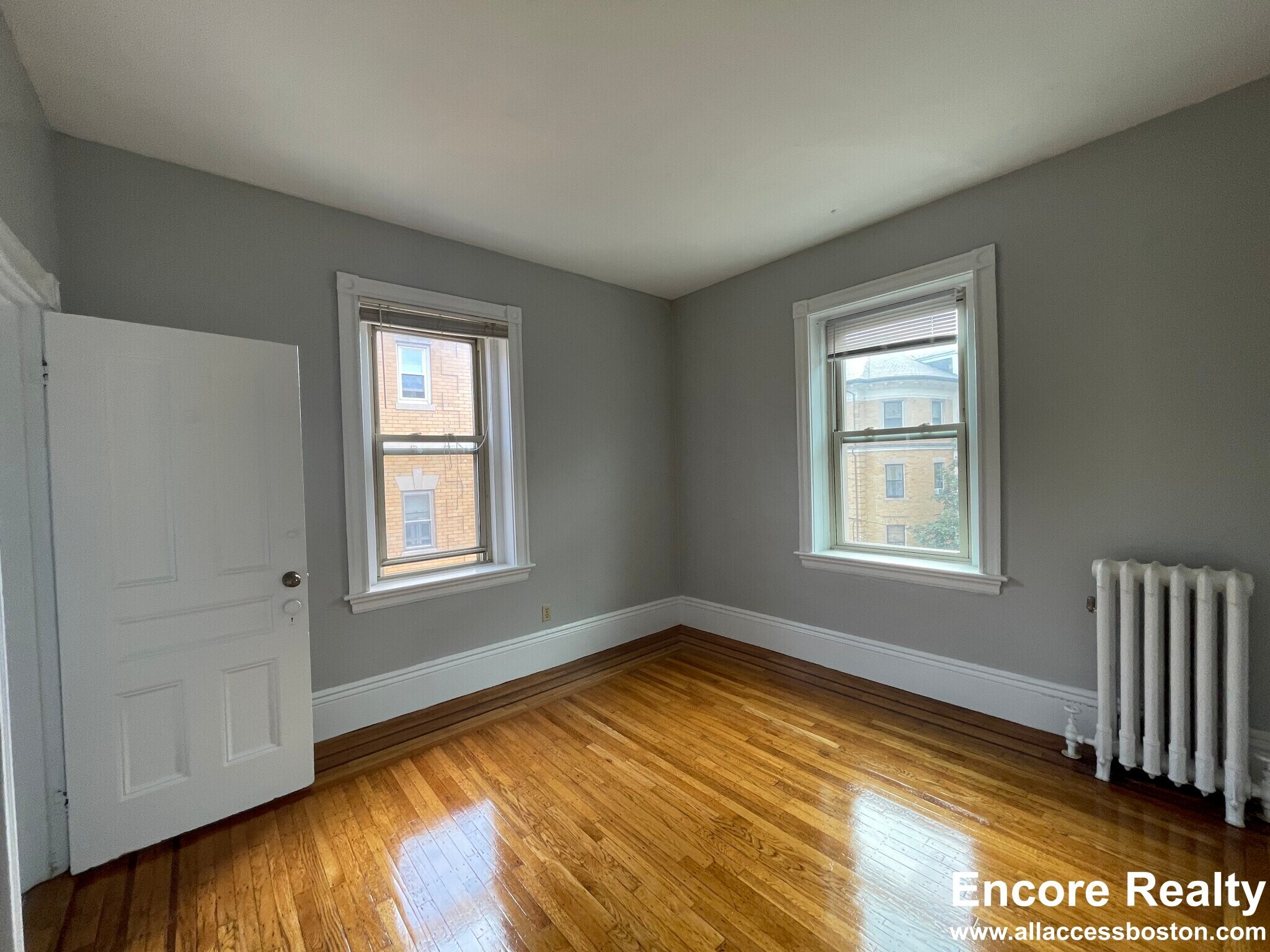 Building Photo - 11 Park St