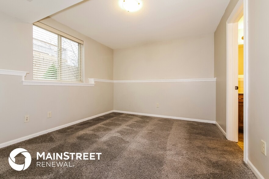 Building Photo - 593 Kreisel Dr