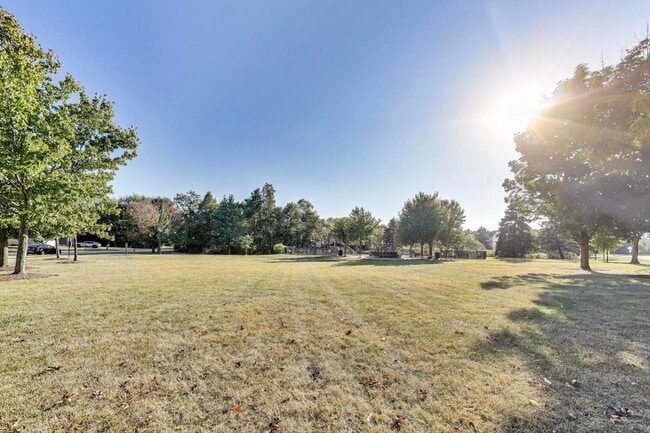 Building Photo - 926 S W Ave