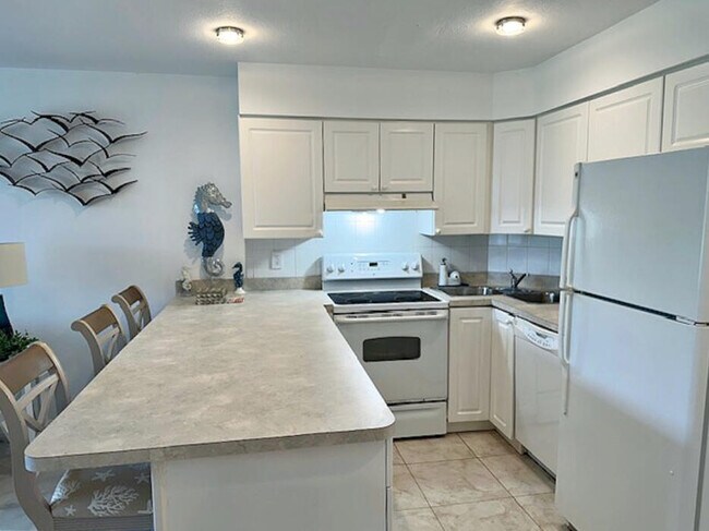 Building Photo - 2400 S Ocean Dr