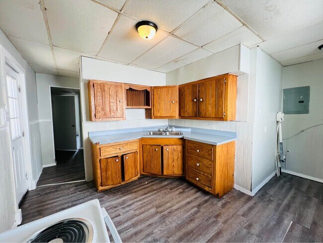 Building Photo - 3414 Central Ave